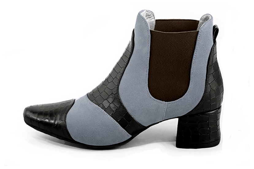 Step out in two-tone leather Chelsea ankle boots with contrasting elastic side gussets for a bold, modern graphic style, in black and medium gray leather with round toe and low flared heel - Florence KOOIJMAN